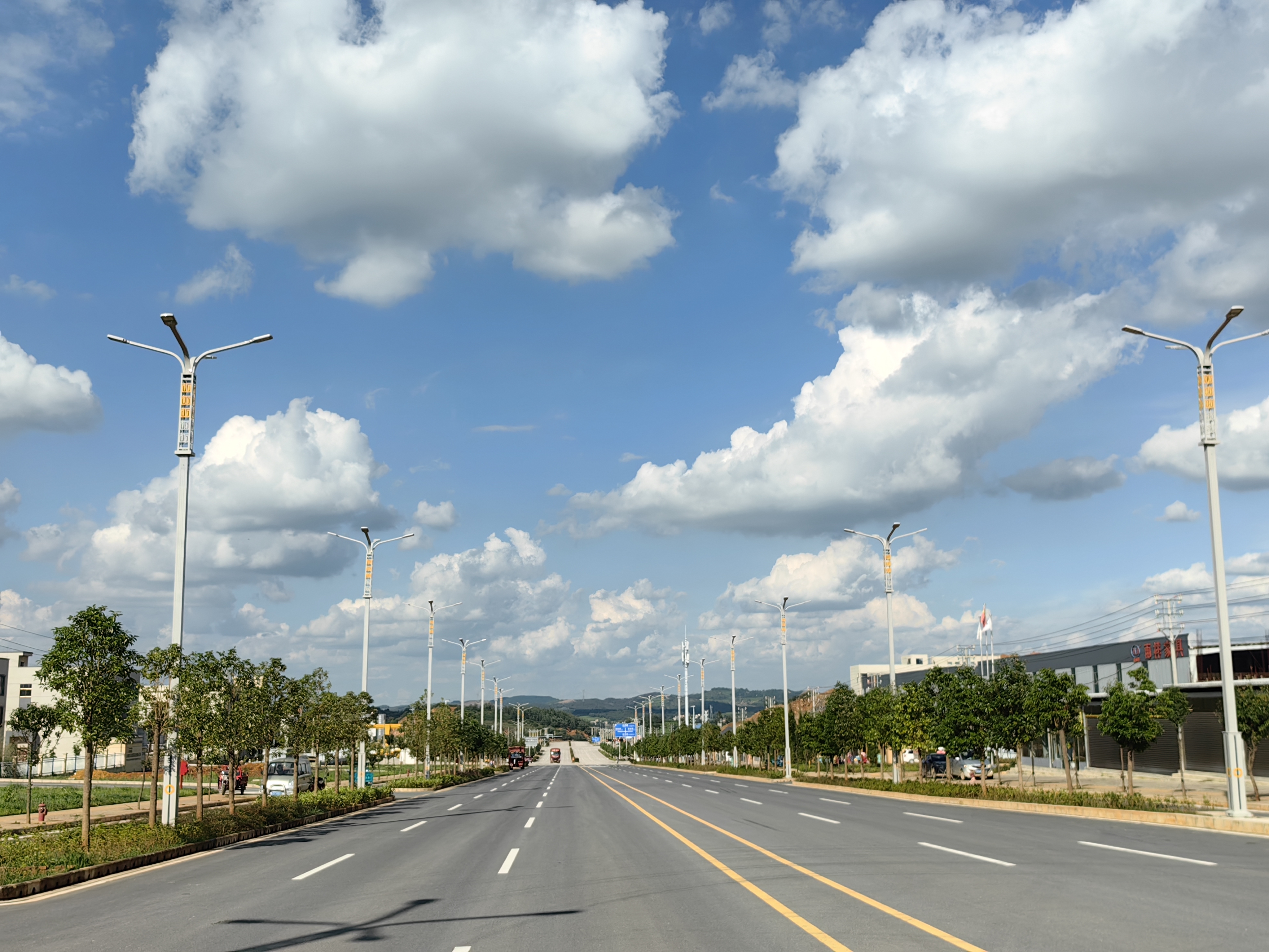 曲靖市馬龍工業(yè)園紅橋片區(qū)市電路燈項目